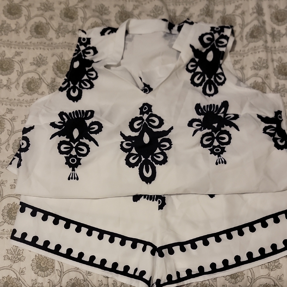 Black and White Sleeveless Top and Shorts Set